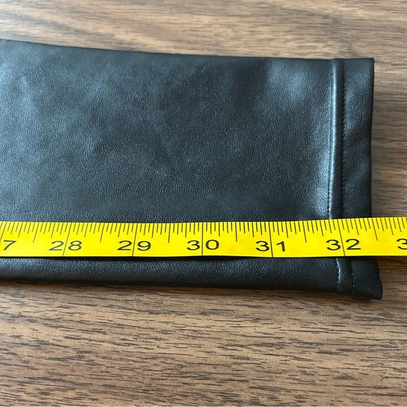 Aritzia Wilfred Free Vegan Leather Daria Pant Size XSmall Black Skinny High Rise - Picture 9 of 10